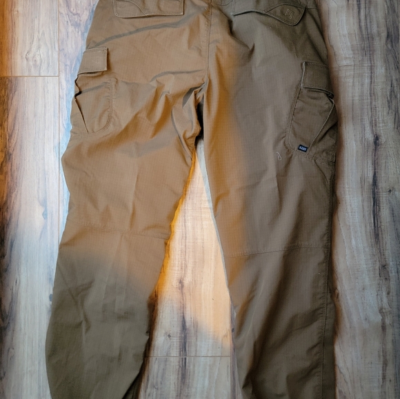 5.11 Tactical Men's Cargo Pants EUC 38 x 32 worn once - Picture 2 of 4